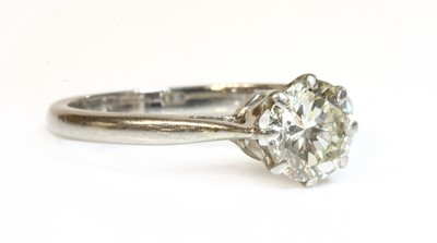 Lot 354 - A single stone diamond ring
