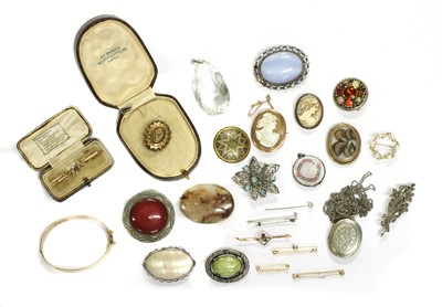 Lot 243 - A quantity of jewellery