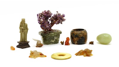 Lot 118 - A collection of Chinese hardstone carvings