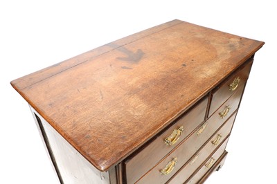 Lot 363 - An oak chest of drawers