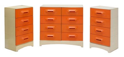 Lot 432 - A pair of plastic four-drawer chests