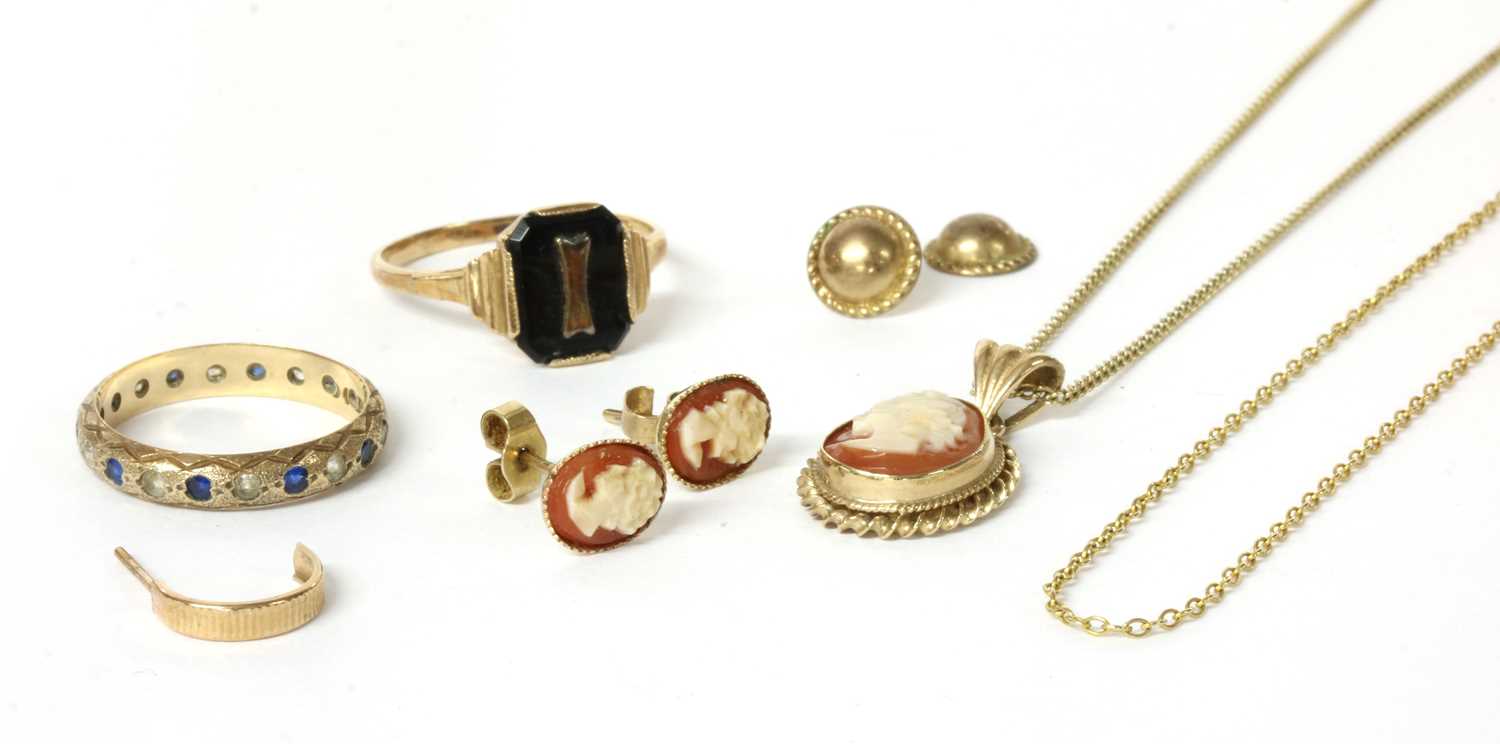 Lot 277 - A quantity of gold jewellery