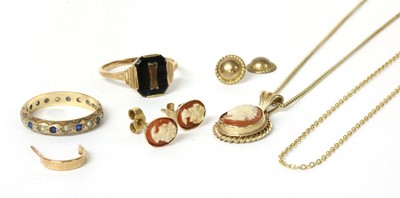 Lot 277 - A quantity of gold jewellery