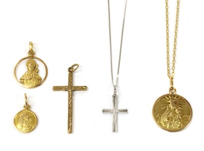 Lot 91 - A quantity of religious pendants