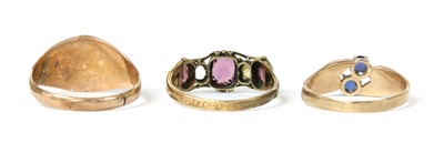 Lot 34 - A 12ct gold garnet and split pearl ring