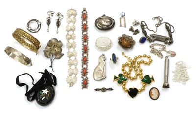 Lot 295 - A quantity of silver and costume jewellery