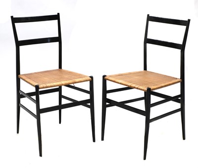 Lot 674 - A pair of 'Superleggera' chairs