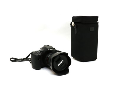 Lot 185 - A Canon EOS 7D digital camera body