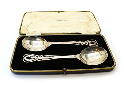 Lot 21 - Silver-plated items