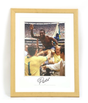 Lot 234 - A signed photograph of Brazilian footballer Pelé