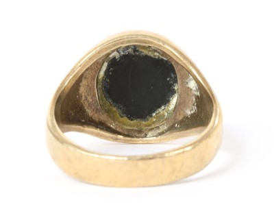 Lot 240 - A 9ct gold opal triplet signet ring