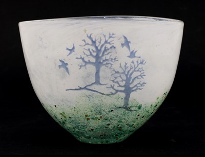Lot 516 - An 'Autumn' glass vase