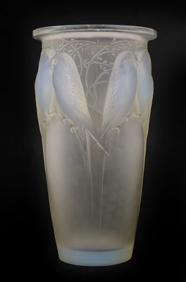 Lot 141 - A Lalique 'Ceylan' opalescent glass vase