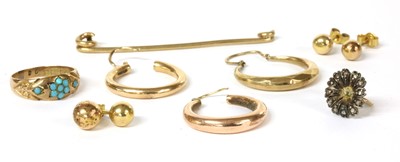 Lot 278 - A quantity of gold jewellery