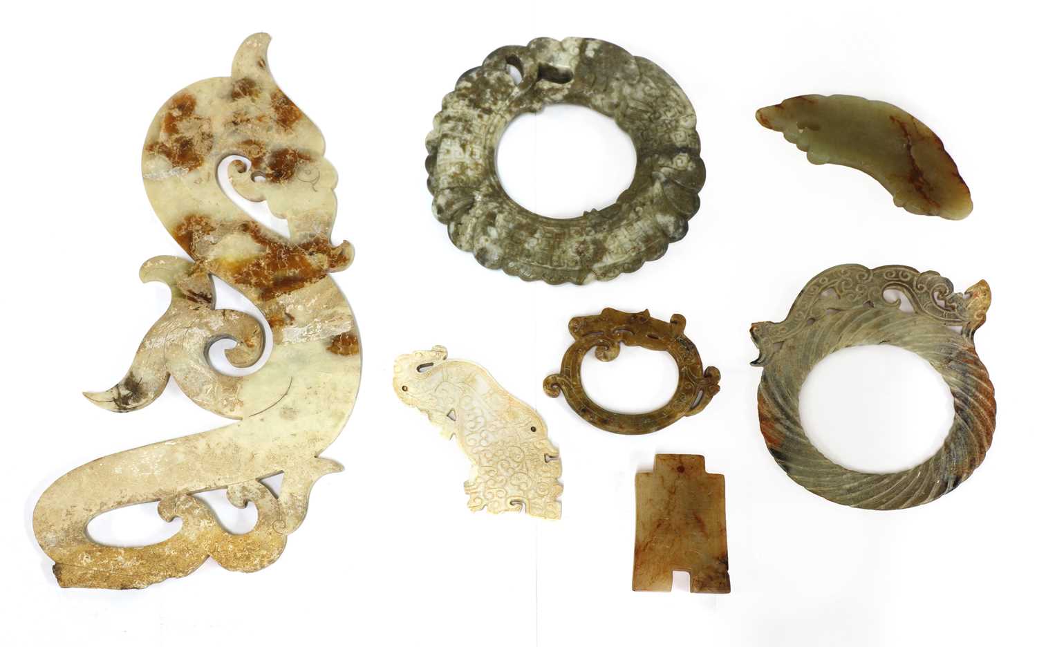 Lot 273 - A collection of Chinese jade carvings