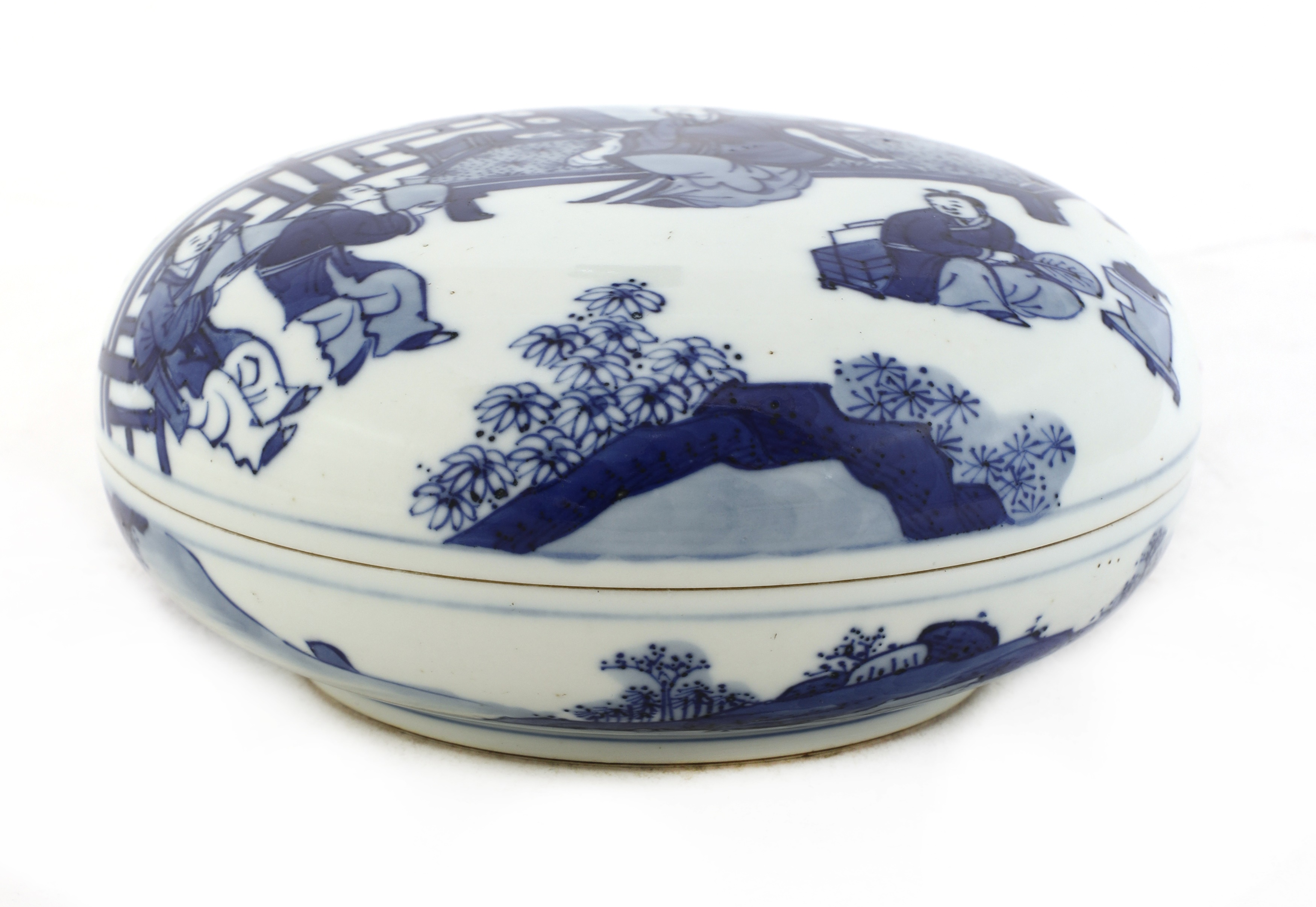 Lot 274 A Chinese blue and white box and cover,
