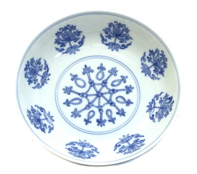 Lot 115 - A Chinese blue and white plate