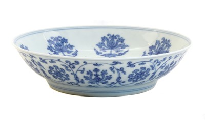 Lot 115 - A Chinese blue and white plate