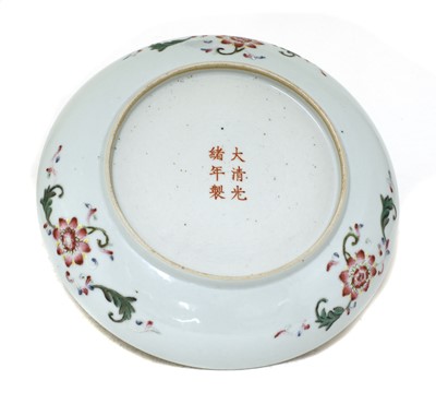 Lot 336 - A Chinese famille rose plate