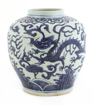 Lot 298 - A Chinese blue and white jar