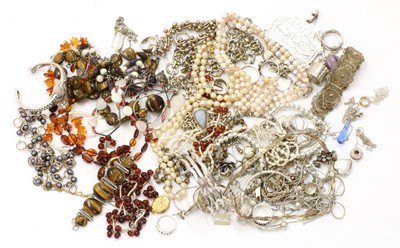 Lot 289 - A large quantity of silver jewellery