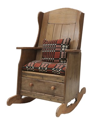 Lot 461 - A rocking lambing chair