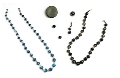 Lot 17 - A quantity of Victorian and later jewellery