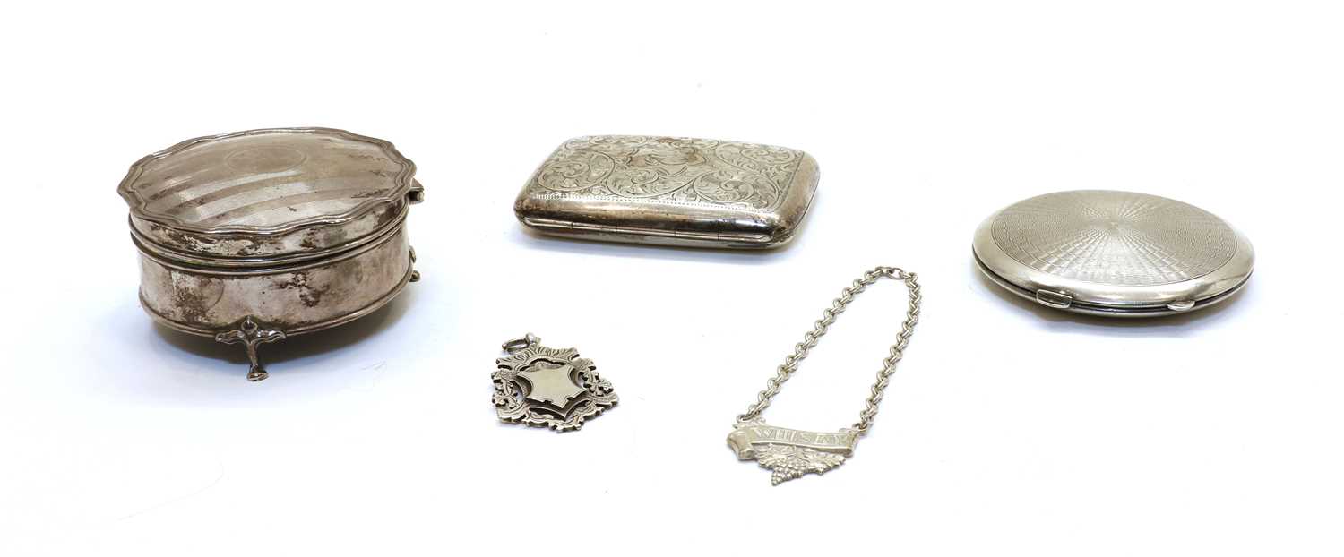 Lot 90 - A silver trinket box