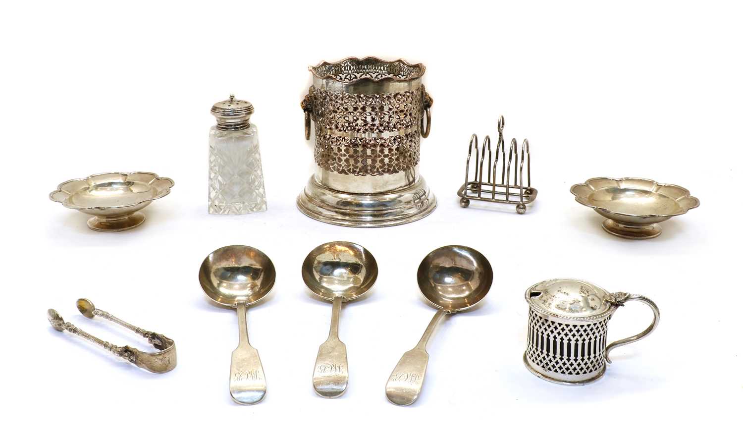Lot 93 - A collection of silver items