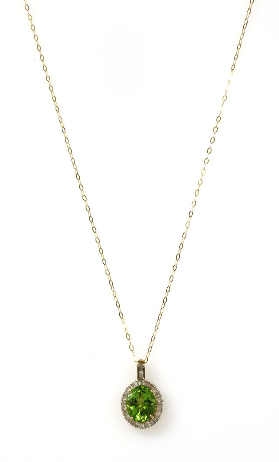 Lot 192 - A gold peridot and diamond cluster pendant
