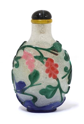 Lot 161 - A Chinese six-colour overlay Peking glass snuff bottle