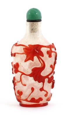 Lot 162 - A Chinese overlay Peking glass snuff bottle