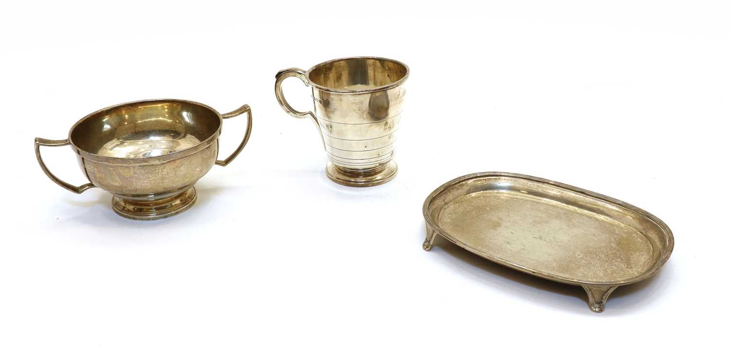 Lot 88 - A group of silver items