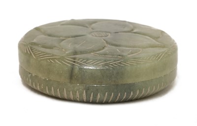 Lot 316 - A Chinese jade box and cover