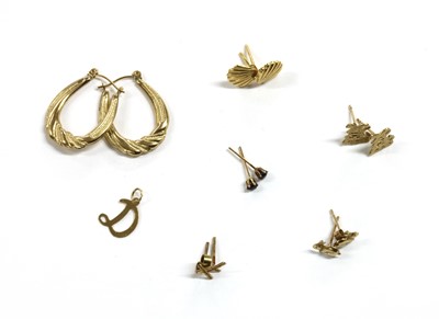 Lot 89 - A quantity of gold earrings