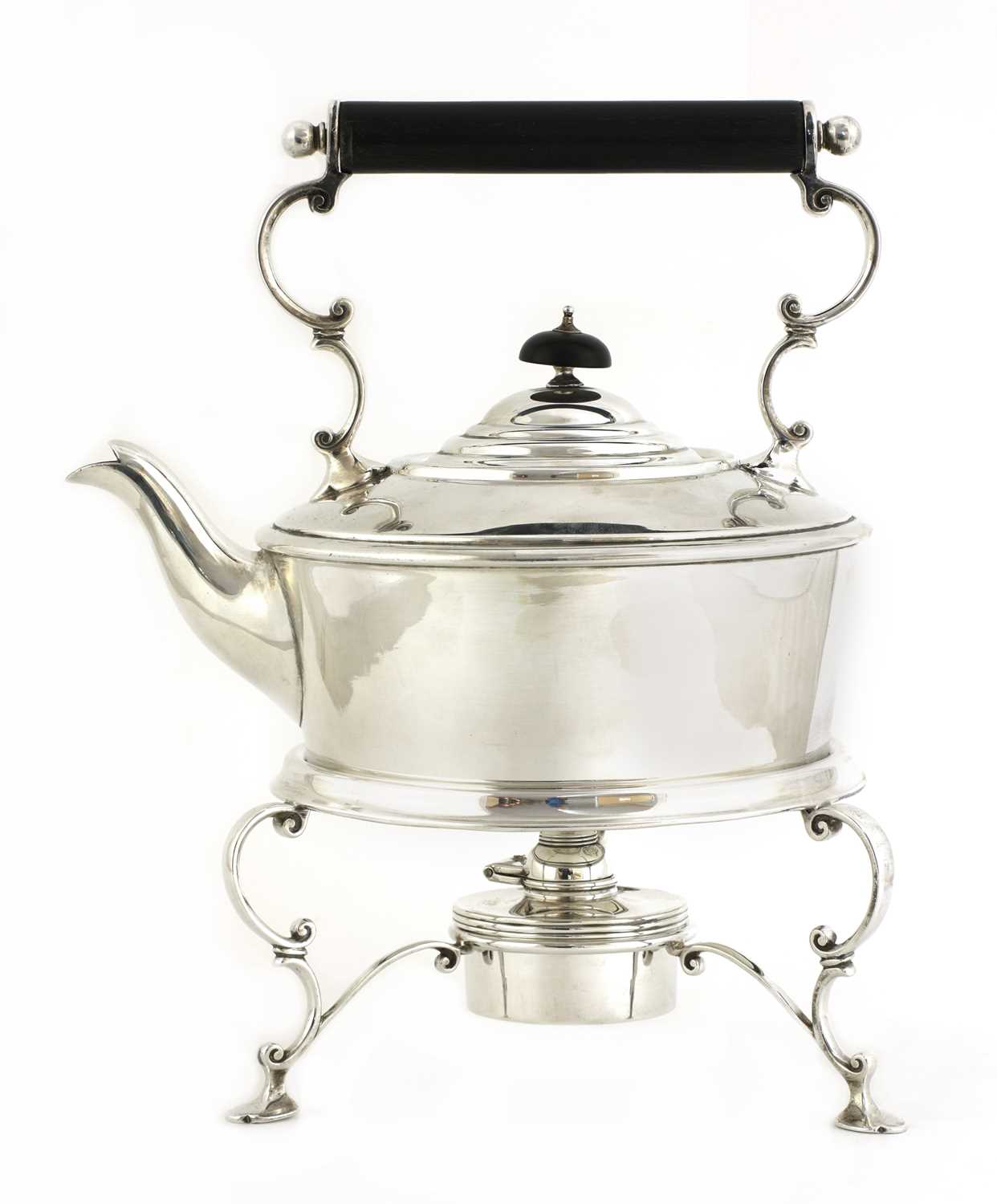 Lot 500 - An Edwardian silver kettle, stand and burner