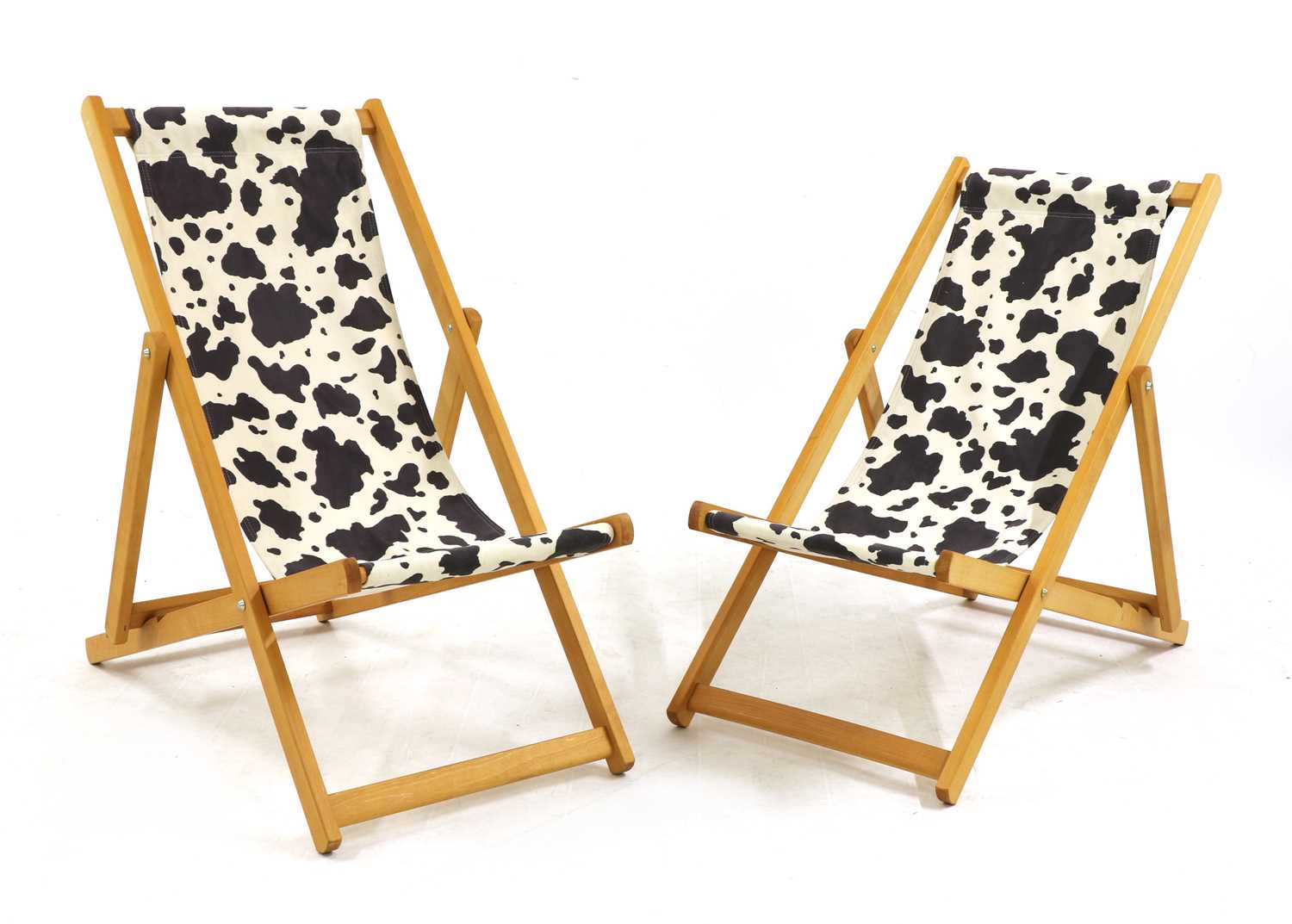 Lot 366 - A pair of deckchairs