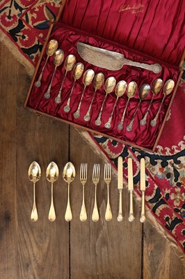 Lot 511 - A cased canteen of French silver gilt dessert cutlery