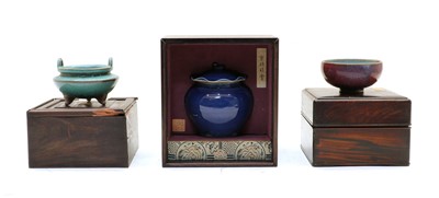 Lot 355 - A collection of four Chinese ceramics