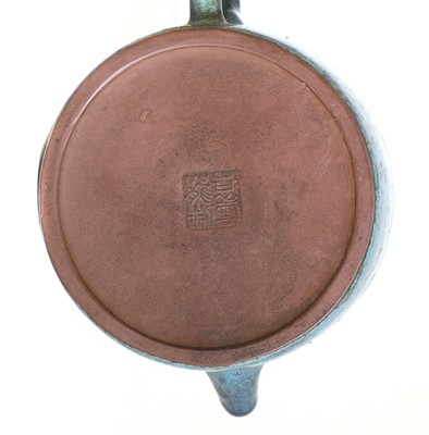 Lot 338 - A Chinese Yixing stoneware teapot