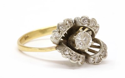 Lot 58 - A diamond cluster ring