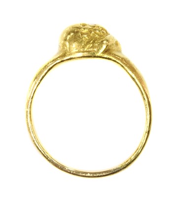 Lot 6 - A high carat gold cameo ring