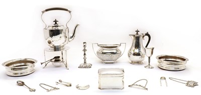 Lot 450 - A collection of silver plated items