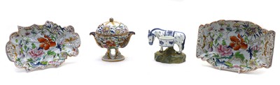 Lot 437 - A collection of ceramics