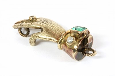 Lot 144 - An 18ct gold emerald, diamond and split pearl Regency-style hand clasp