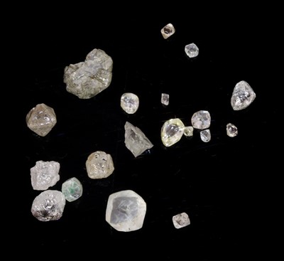 Lot 1194 - A quantity of unmounted diamonds