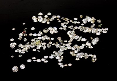 Lot 1193 - A quantity of unmounted diamonds
