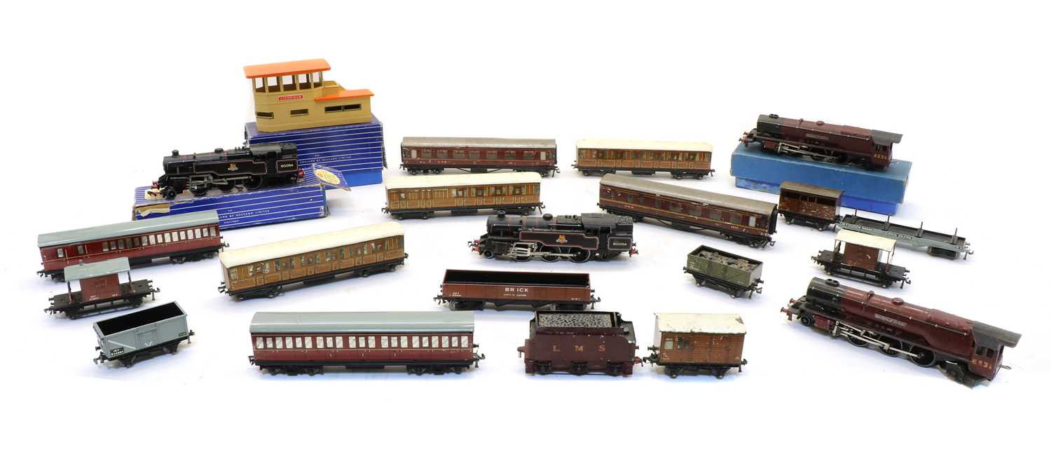 Lot 60 - A quantity of Hornby rolling stock, buildings and track
