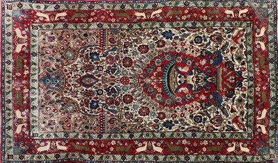 Lot 441 - A Persian Isfahan rug