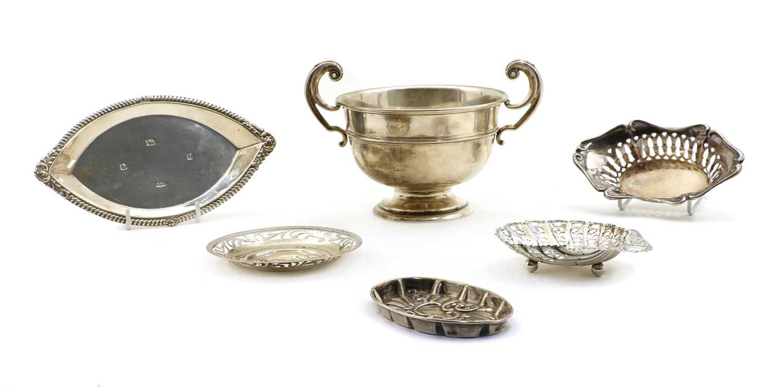 Lot 15 - A Mappin & Webb silver cup